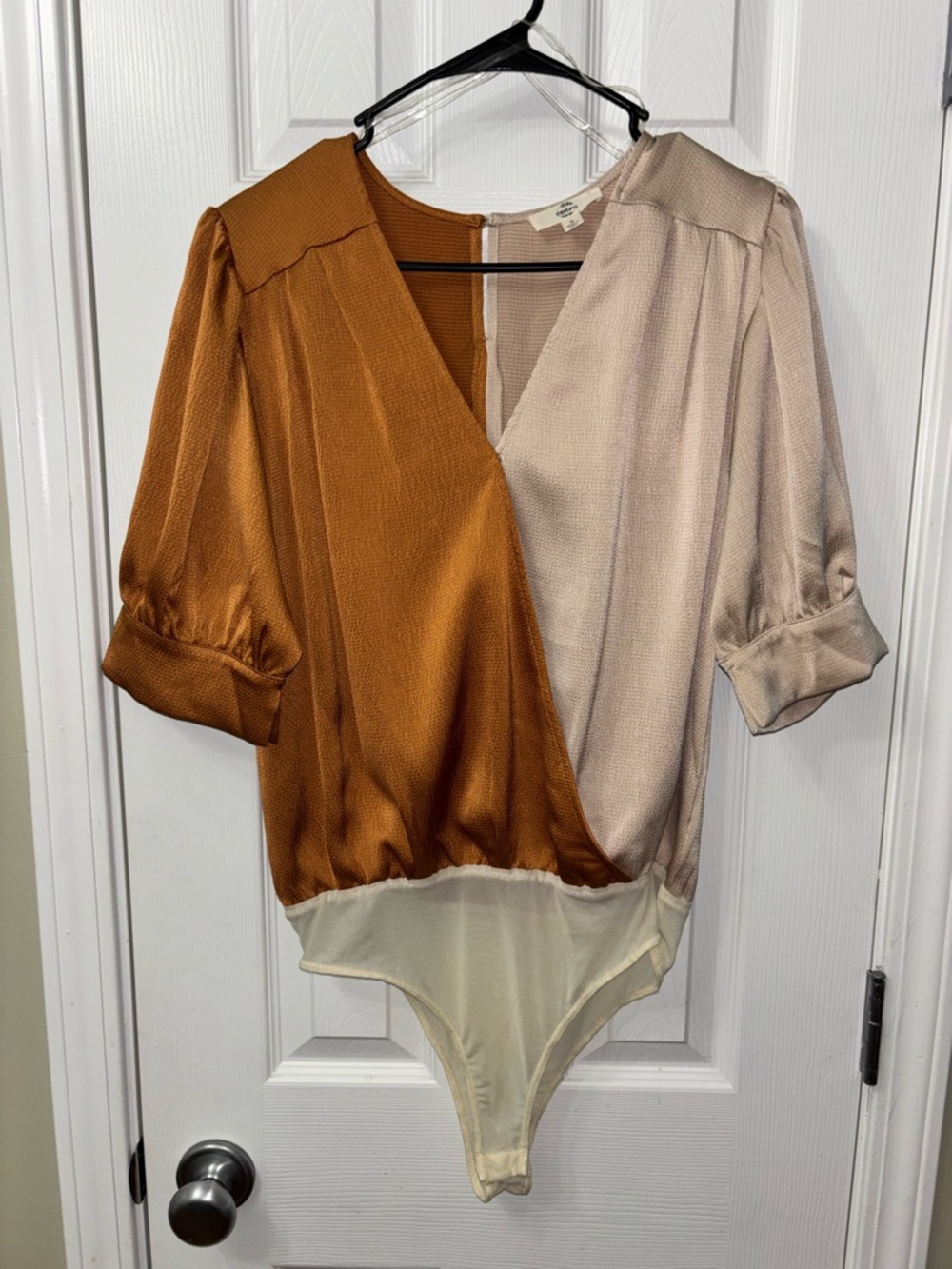 entro Colorblock Wrap Blouse Bodysuit in Rust and Beige Women’s Size Small - Picture 2 of 9